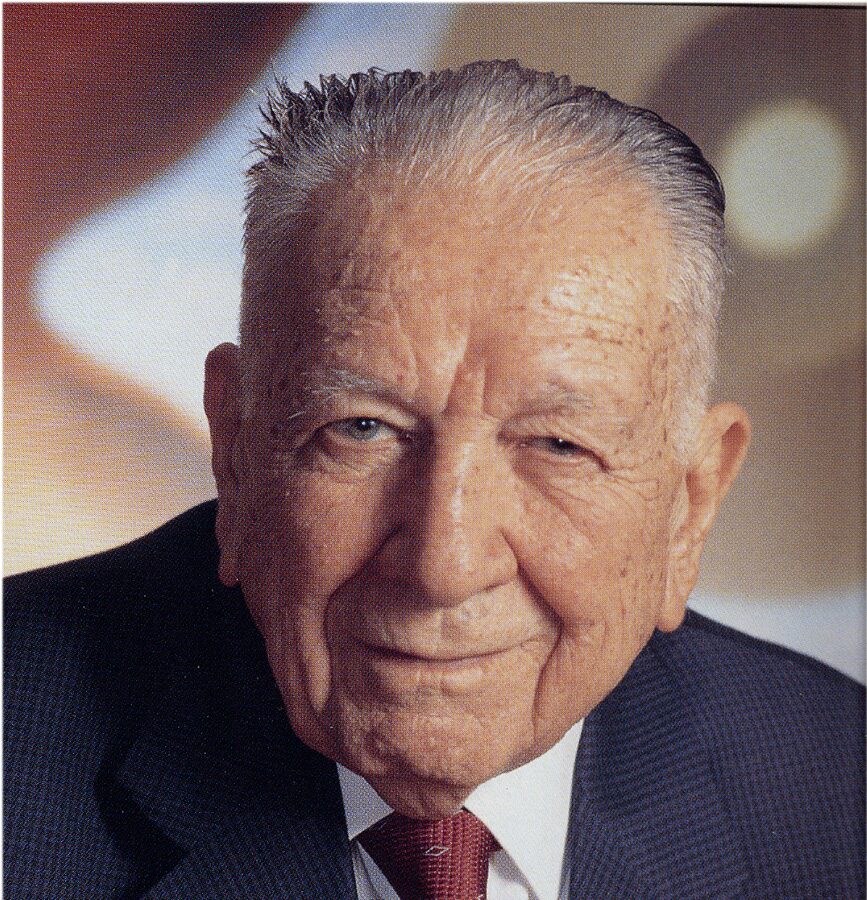 Dr. Rafael González Sirit